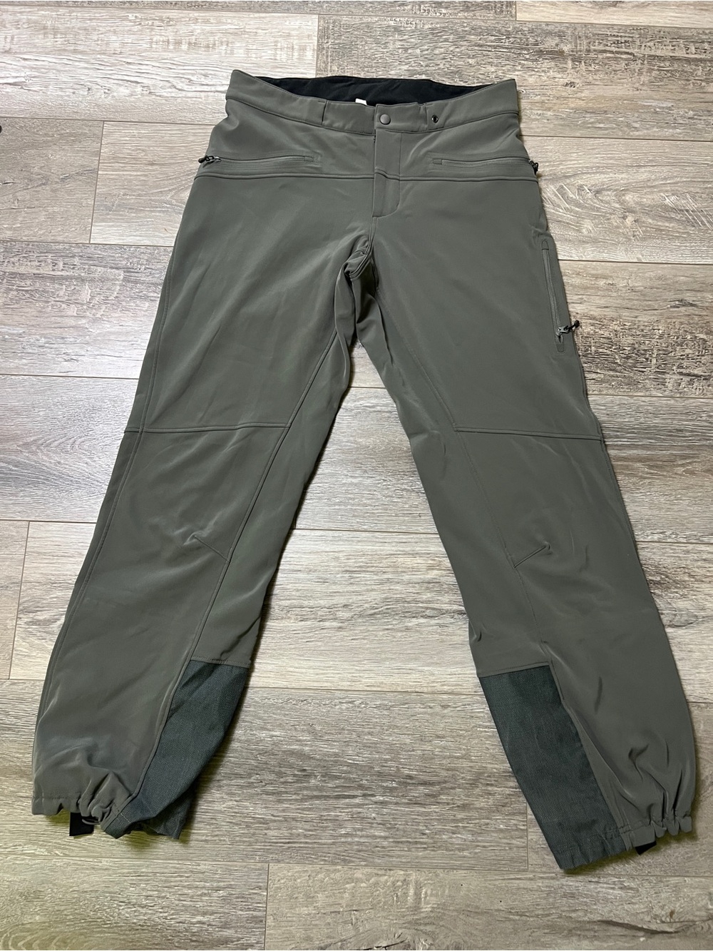 Mountain Equipment Women’s Hiking Fleece Lined Lightweight green zippered Pants